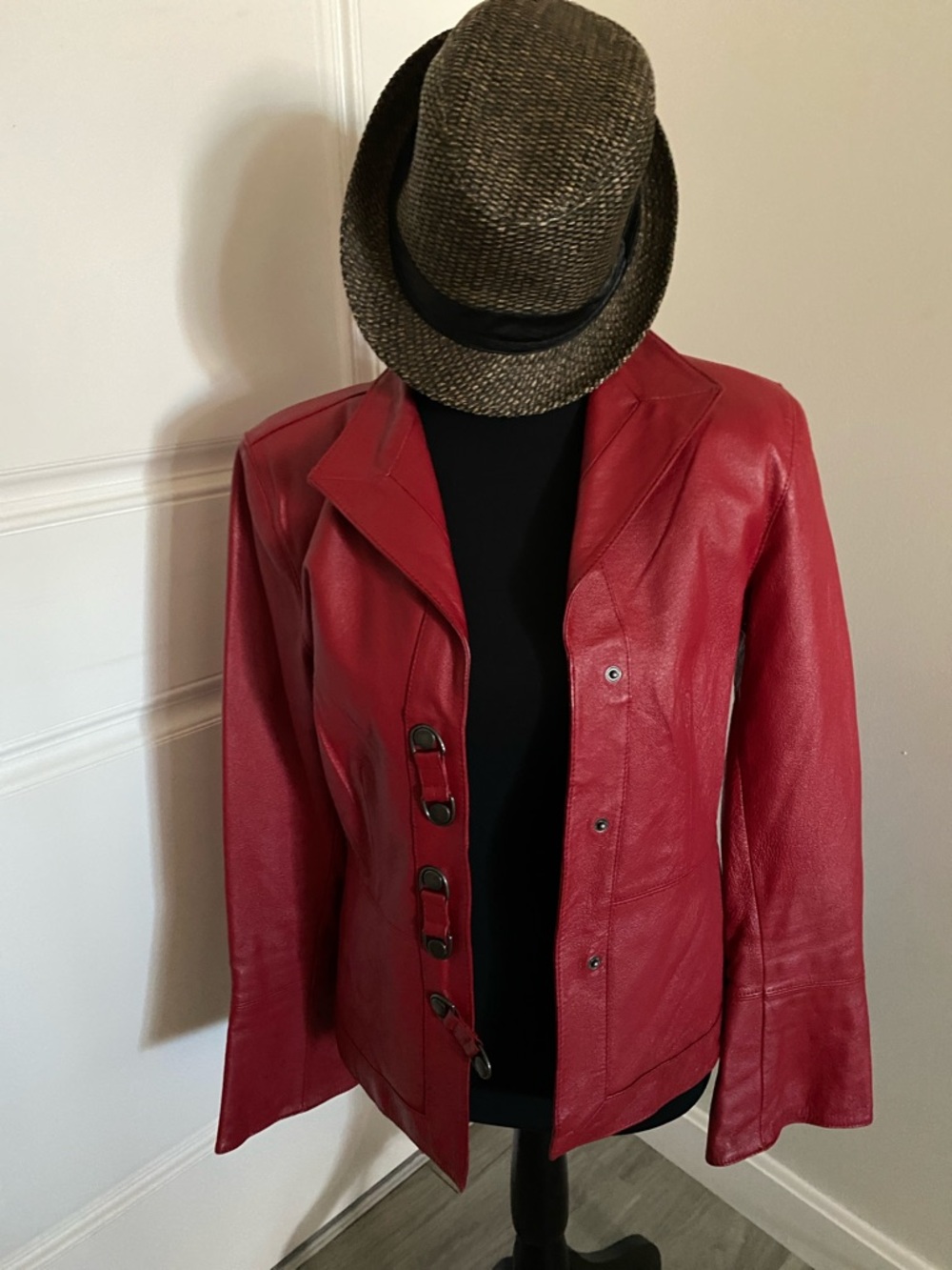 Vintage Pamela McCoy Deep Red Genuine Leather Jacket -Classic Silhouette